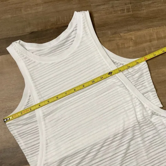 [Lululemon] Clear and Present Muscle Tank White 6 - Picture 6 of 8